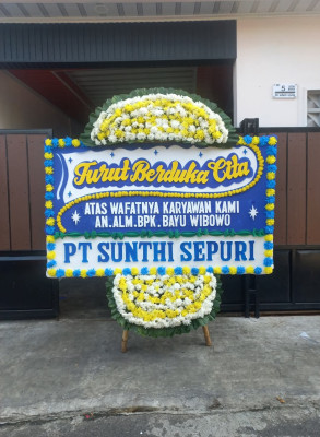 Papan Bunga Duka di Binuang
